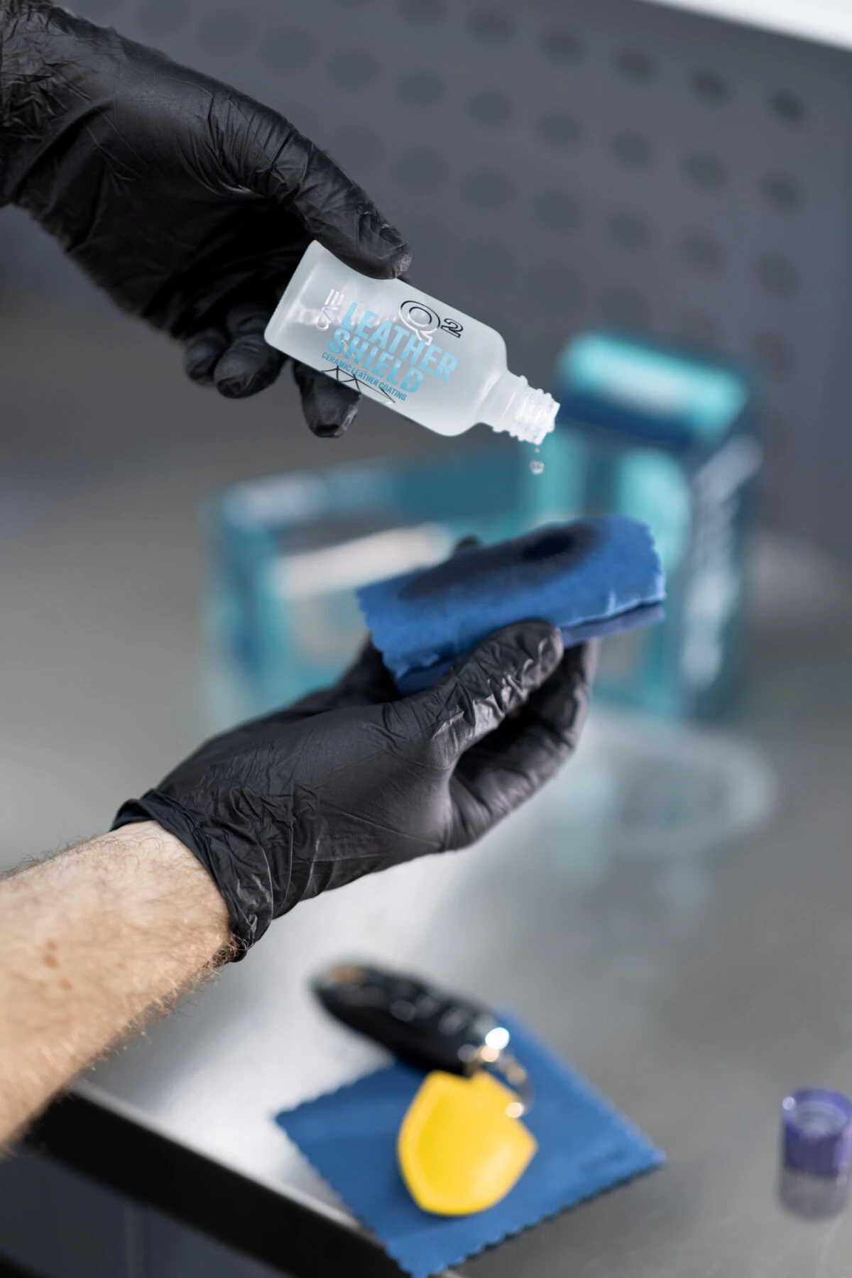 كيو تو إم ليذر شيلد EVO – 100 مل طلاء سيراميكي لحماية الجلد | جيون